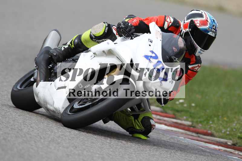 /Archiv-2023/06 10.04.2023 Moto Club Anneau du Rhin/Vert-Medium/202